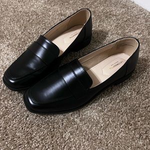 Brand new never worn Black Liz Claiborne loafers